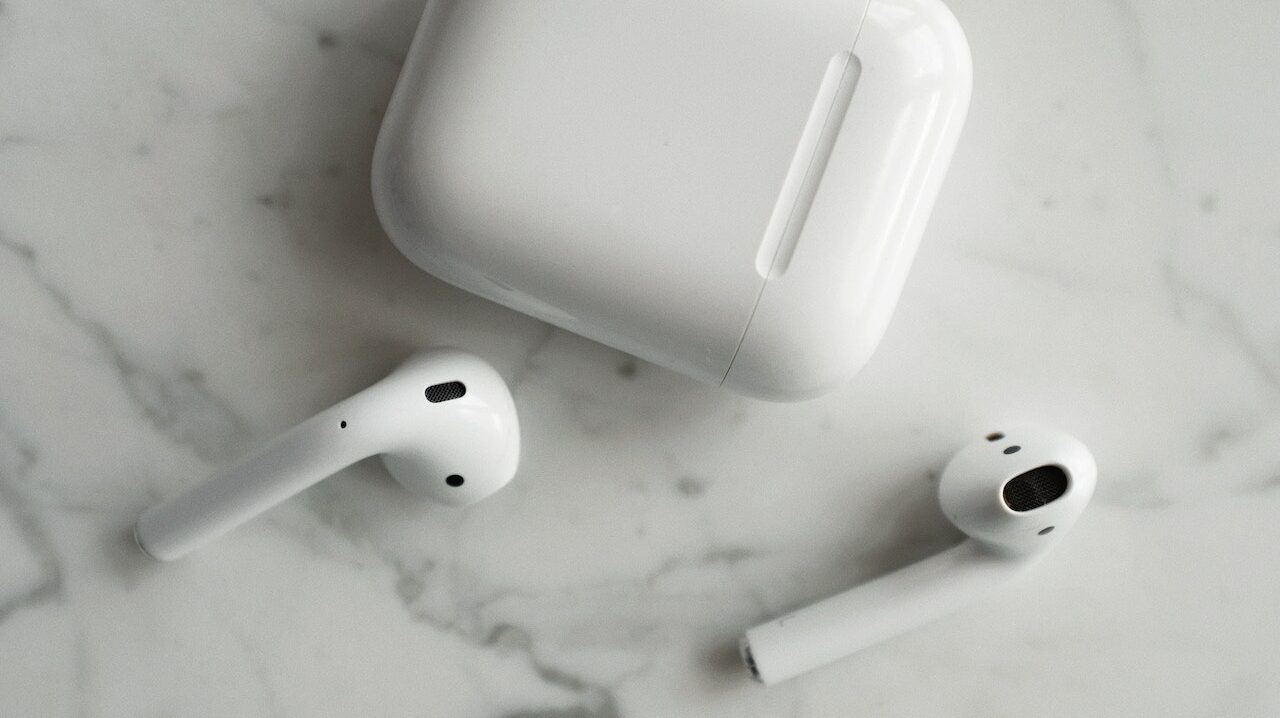 A Complete Guide How To Change AirPod Settings RSYCHE